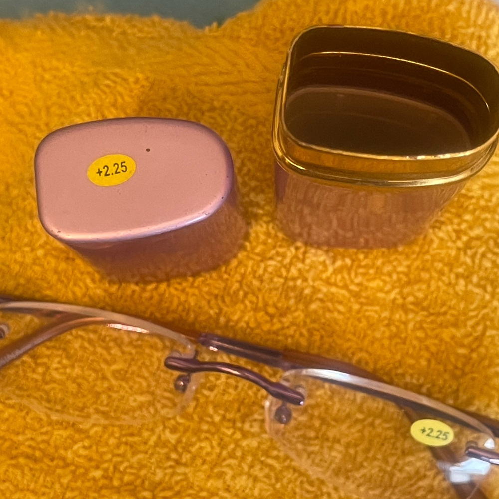 Reading Glasses with metal case 2.25 strength lavender New